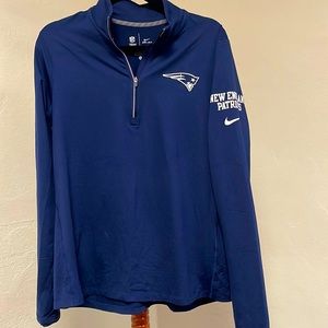 Half zip Nike New England patriots dry fit shirt.